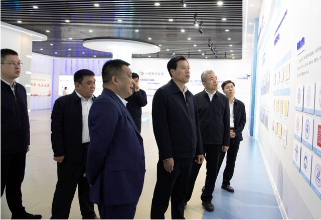 济宁市委常委、组织部部长、统战部部长庞建栋到开云手机登录入口调研